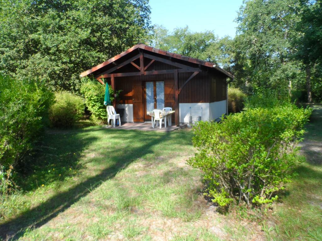 Les Chalets Du Gelat, Nature Et Calme Noaillan Exterior foto